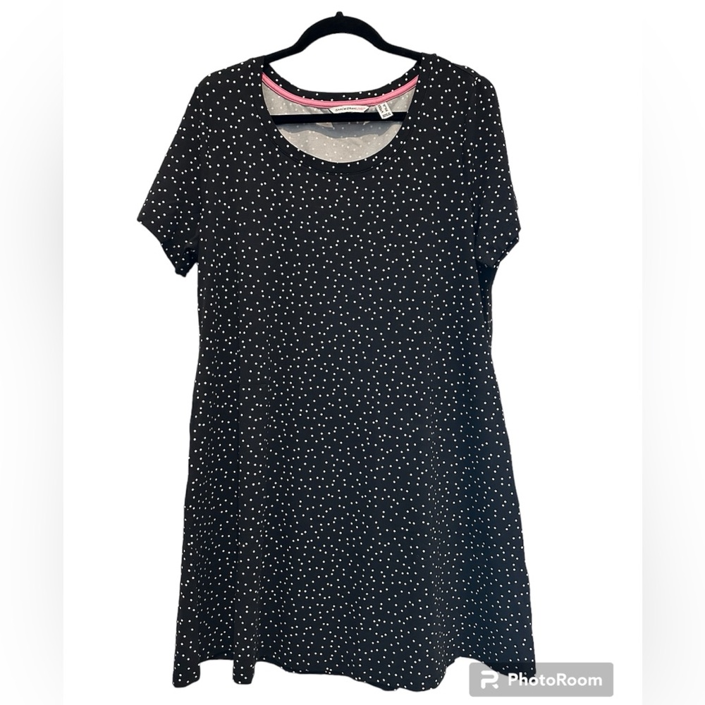 Isaac mizrahi swing dress large black with white dots and pockets!